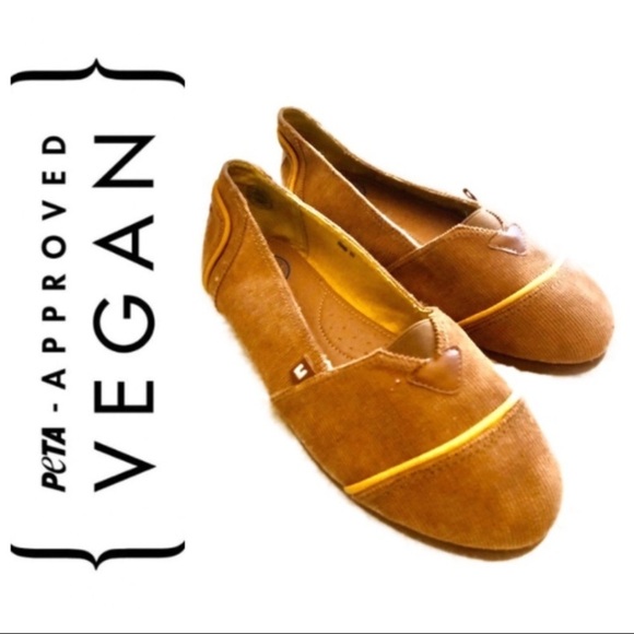 Le Bunny Bleu Shoes - NWOT LE BUNNY BLEU Vegan Corduroy Slip On Loafer